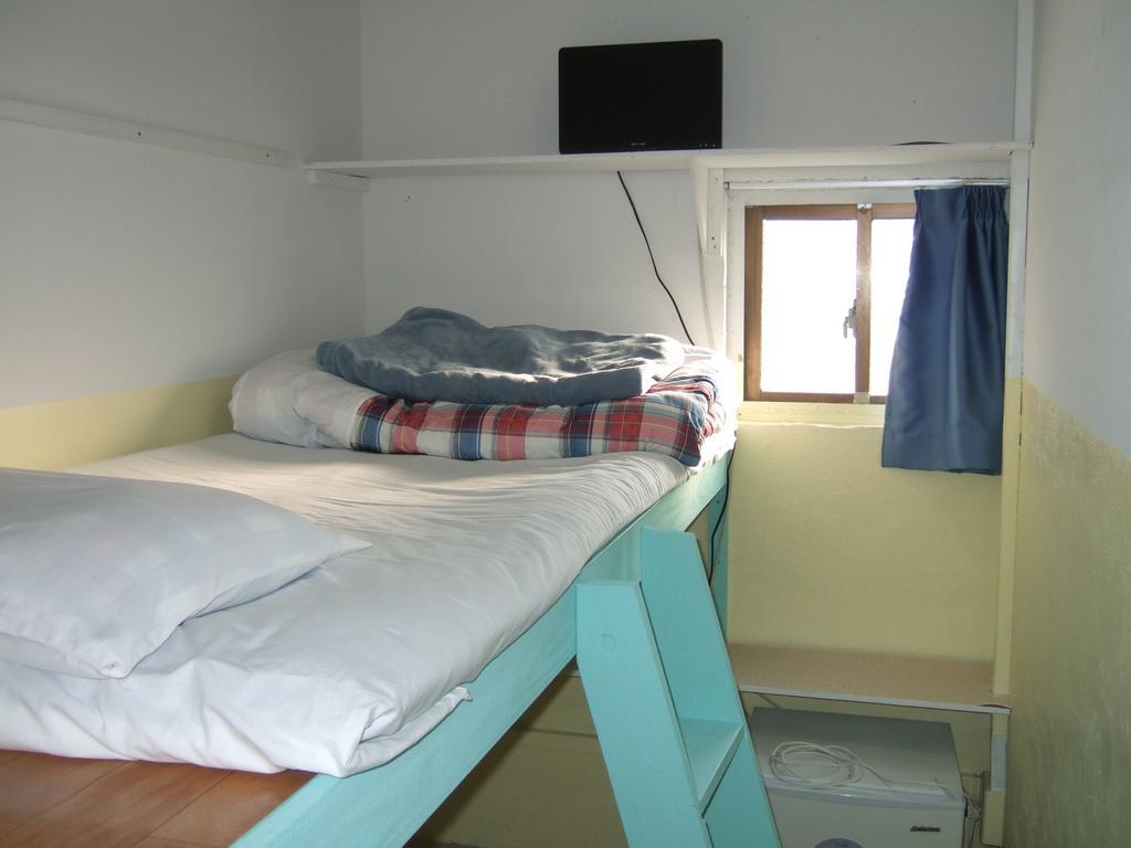 Готель Naha Beach House Екстер'єр фото
