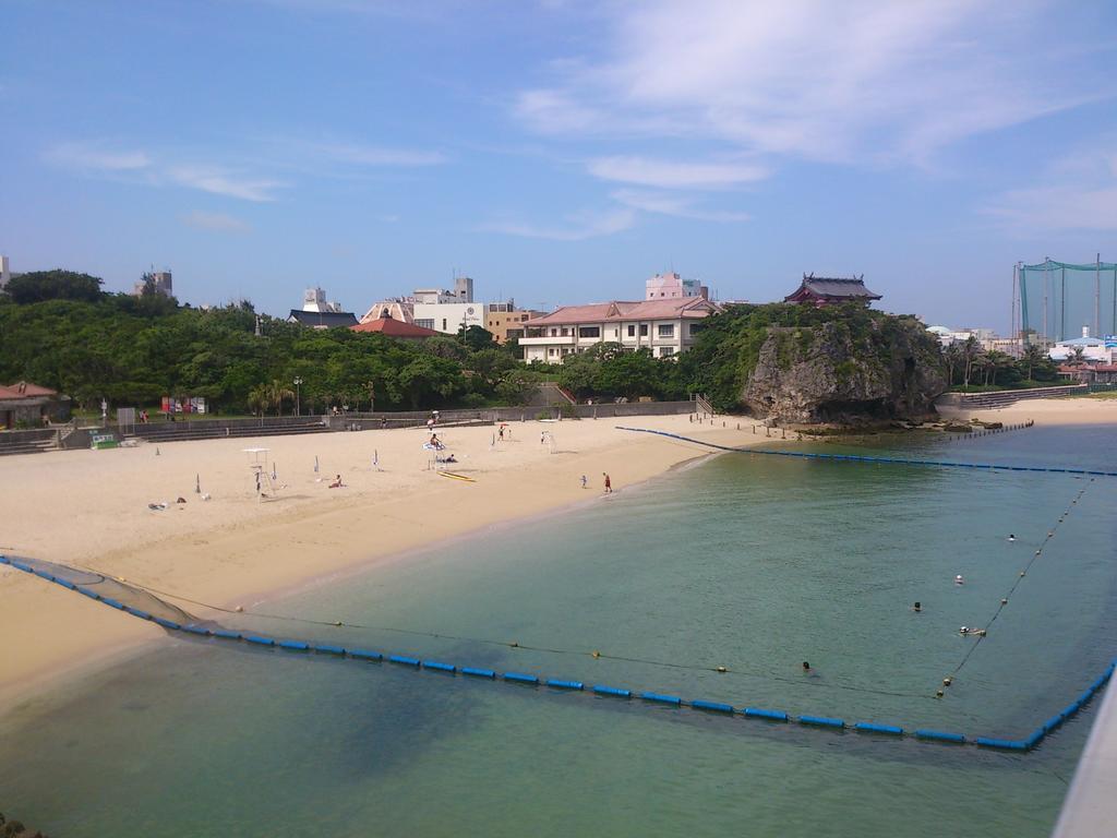 Готель Naha Beach House Екстер'єр фото